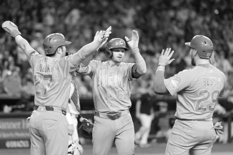 Cubs push unanswered run streak to 30